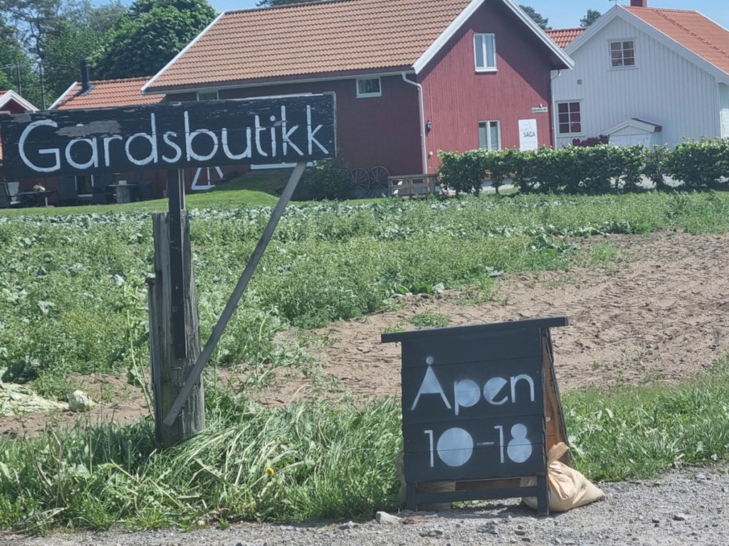 skilt til gårdsbutikken
