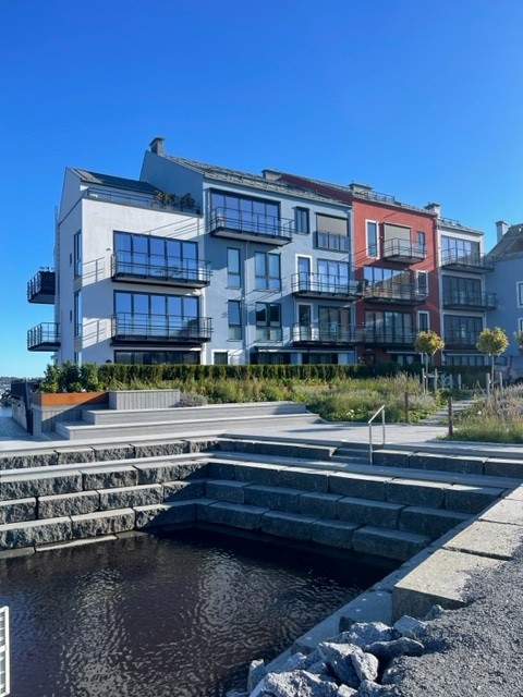 Larvikittblokka brukt som amfi på Agnes 