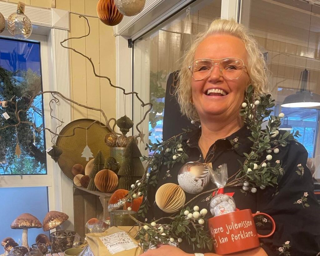 Anne i losenbutikk er aktiv når det inviteres til bygdehelg